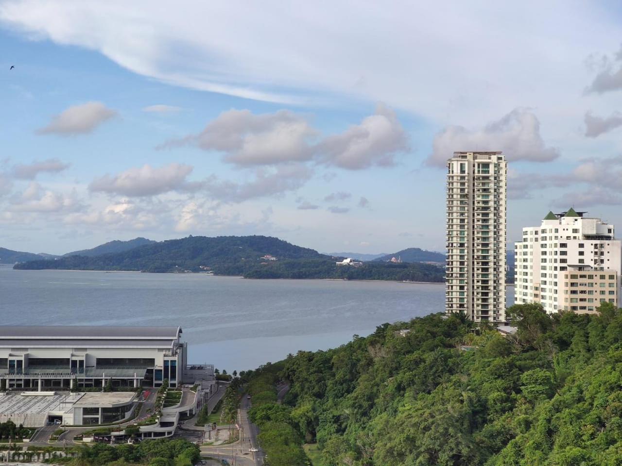 Sabahsuite@Jesselton Quay コタキナバル エクステリア 写真